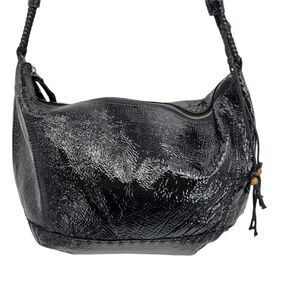The Sak Retro Alternative Grunge Shiny Textured Leather Satchel Shoulder Bag Blk